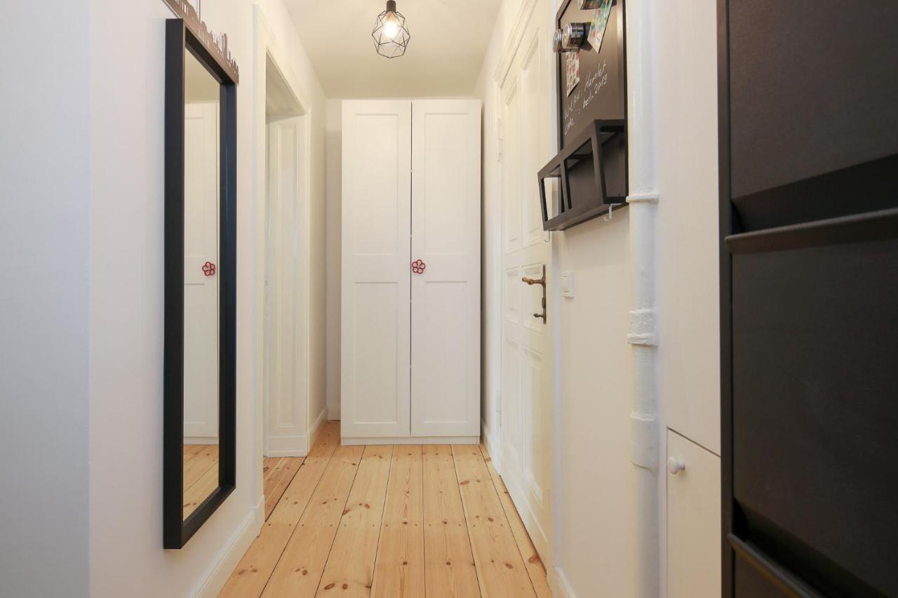 4 Personen Altbau Apartment Nahe Kurfuerstendamm - Romeo & Julia Berlin Bagian luar foto